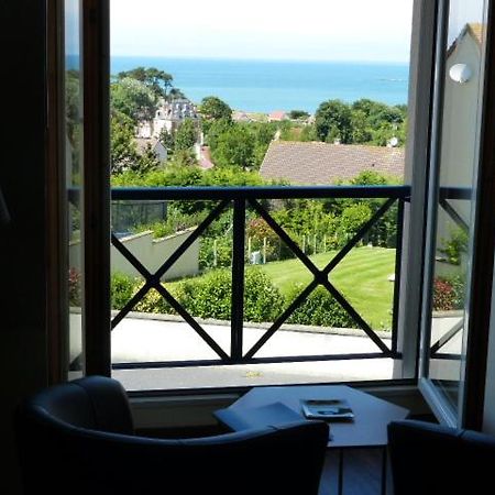 Le Ruban Bleu Face A La Mer Arromanches-les-Bains Buitenkant foto